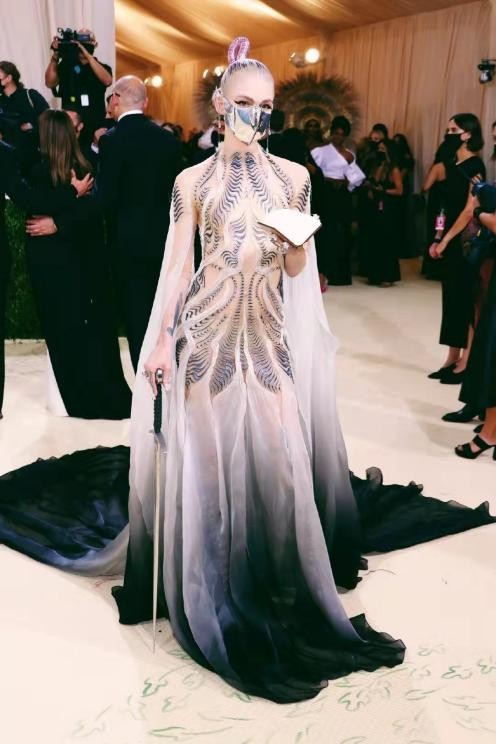 瘋狂吐槽“時尚界奧斯卡”2021Met Gala，你們是來宣傳防疫的吧？