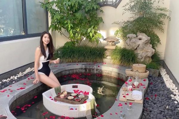 1年有150天住酒店，44次旅行，47次飛行！這江南女子怎麼做到的？