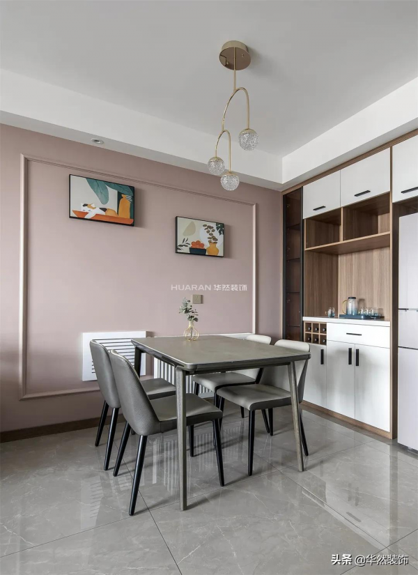 98㎡現代小三居，中間戶型無玄關、暗廚房問題巧妙解決