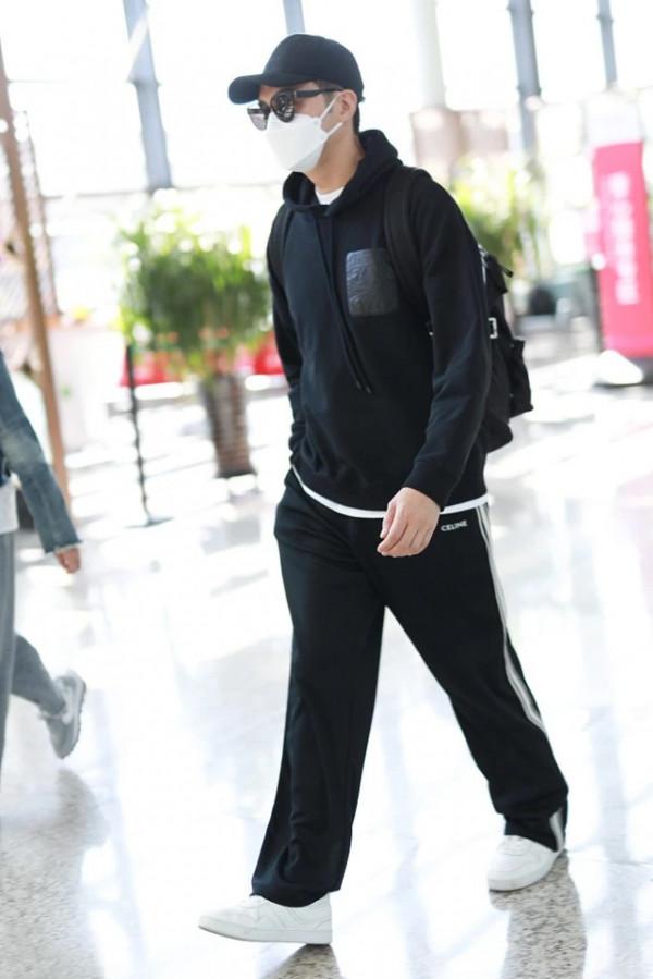 男人想年輕,不要亂穿衣!看張智霖的造型,50歲穿出20多歲的狀態 男人想年輕,不要亂穿衣!看張智霖的造型,50歲穿出20多歲的狀態