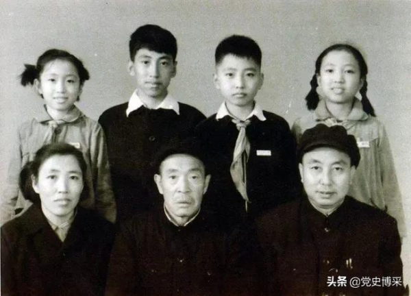 華國鋒韓芝俊：攜手相伴五十九載