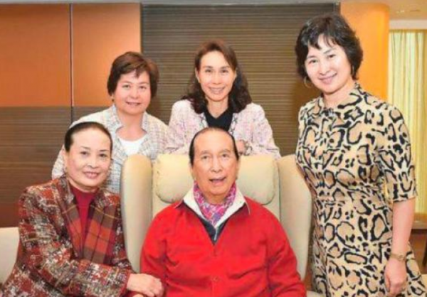 7對超生的明星夫妻：有人5年連生4娃，有人78歲還敢產子