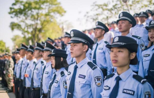 同為“鐵飯碗”搖籃,警校和軍校有何區別?考生需要分清二者不同 同為“鐵飯碗”搖籃,警校和軍校有何區別?考生需要分清二者不同