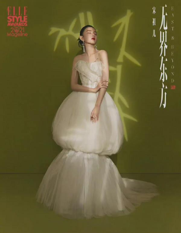 ELLE光影下的明星圖，楊冪驚豔，迪麗熱巴像臉譜，林允直接認不出