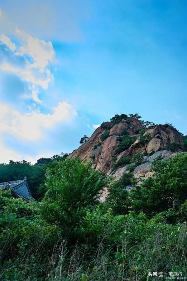 文化名山莫過於三山五嶽，五嶽分居全國，但每個省都有自己的三山