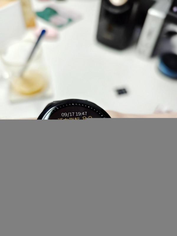 主打健康監測，兼顧續航和戶外使用 - 華碩健康表2代 VivoWatch SP