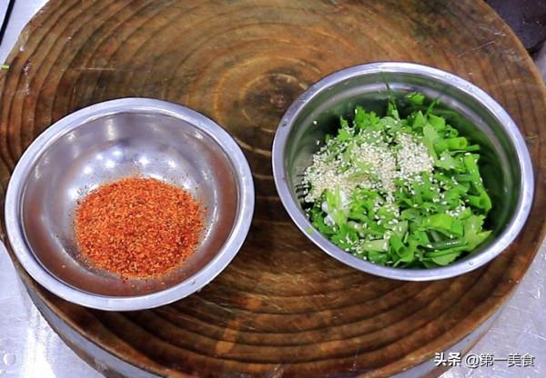 孜然肉片這樣做，一口咬下去滿滿的燒烤味，焦香脆口，香辣下飯