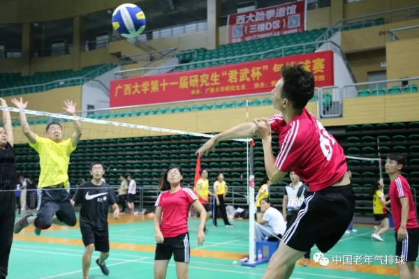 關於氣排球調整扣球技術