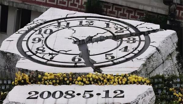 2008年汶川地震,丟下學生獨自逃跑的老師“範跑跑”,後來怎樣了 2008年汶川地震,丟下學生獨自逃跑的老師“範跑跑”,後來怎樣了