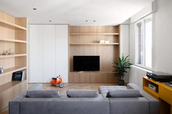 世界的好室 | 全屋定製隱形門櫃，木色配黑白溫馨又整潔