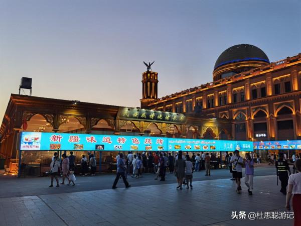 漢EV自駕新疆伊犁,夜市的伊寧絲路之光旅遊小鎮,美食的天堂 漢EV自駕新疆伊犁,夜市的伊寧絲路之光旅遊小鎮,美食的天堂