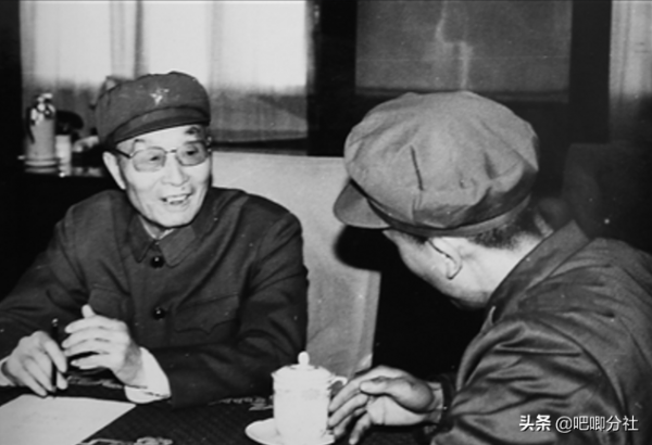 張愛萍與楊成武為什麼事,互拍桌子,撂狠話?說起來各有各的道理 張愛萍與楊成武為什麼事,互拍桌子,撂狠話?說起來各有各的道理