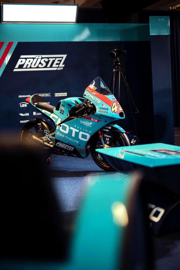 春風摩托 Pruestel GP Moto3 車隊的新衣裳
