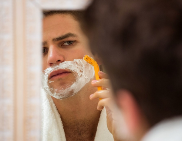男性常刮鬍子說明了什麼？鬍鬚生長快與壽命有什麼關聯？