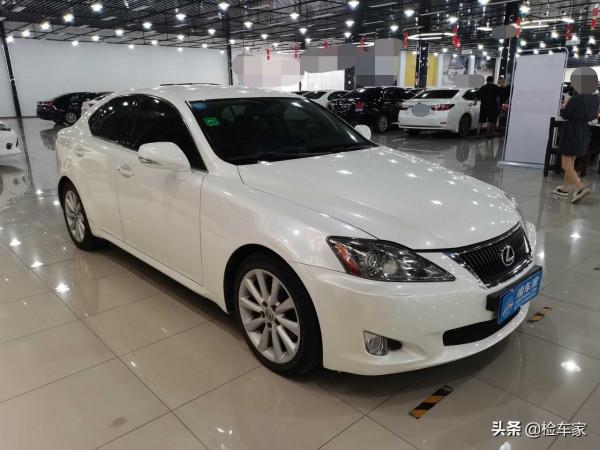 09年的雷克薩斯IS300開價13萬,開啟機蓋一顆螺絲未動,能買嗎? 09年的雷克薩斯IS300開價13萬,開啟機蓋一顆螺絲未動,能買嗎?