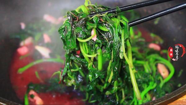 莧菜好吃有講究，記住3點“淡，燙，爛”，軟滑入味，全家都喜歡