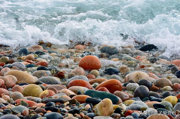 世界上最美的瑪瑙湖，裡面有一顆瑪瑙價值1.3億元