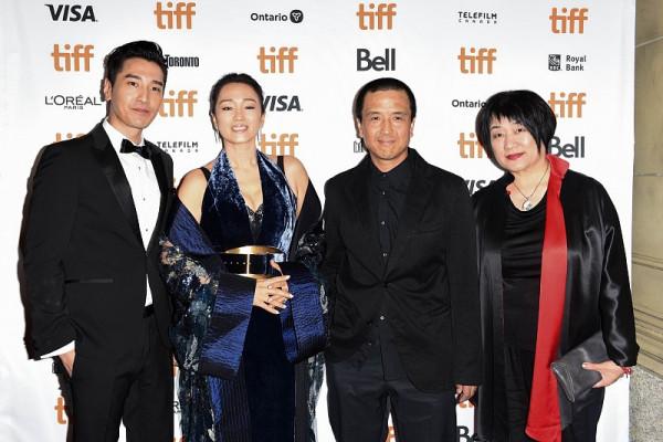 鞏俐給“微胖”女人做了典範，穿著打扮氣場強，氣質比身材重要