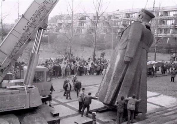 反覆炒作中國崩潰論,成功把美國帶溝裡,為什麼還有人信章家敦? 反覆炒作中國崩潰論,成功把美國帶溝裡,為什麼還有人信章家敦?