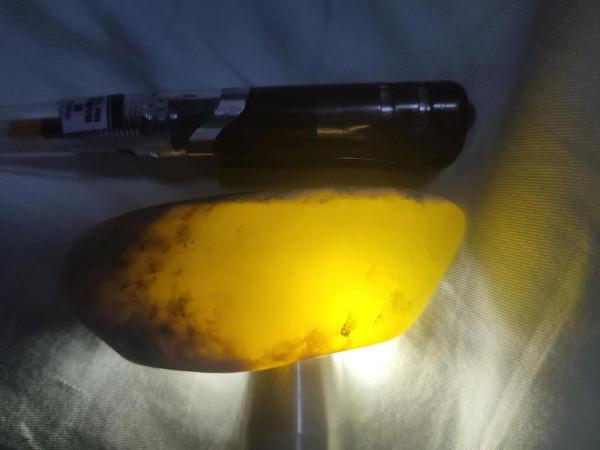 新疆和田玉石包玉探秘 新疆和田玉石包玉探秘