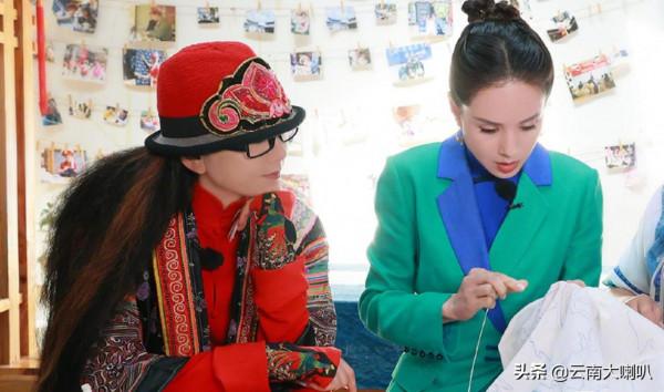 李若彤到大理，說白族話扮漂亮“金花”，55歲毫無違和感