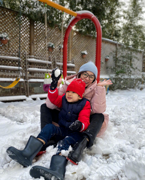 星二代來了：吳所謂和德雲社合影，周杰倫兒子一個動作看出是親生
