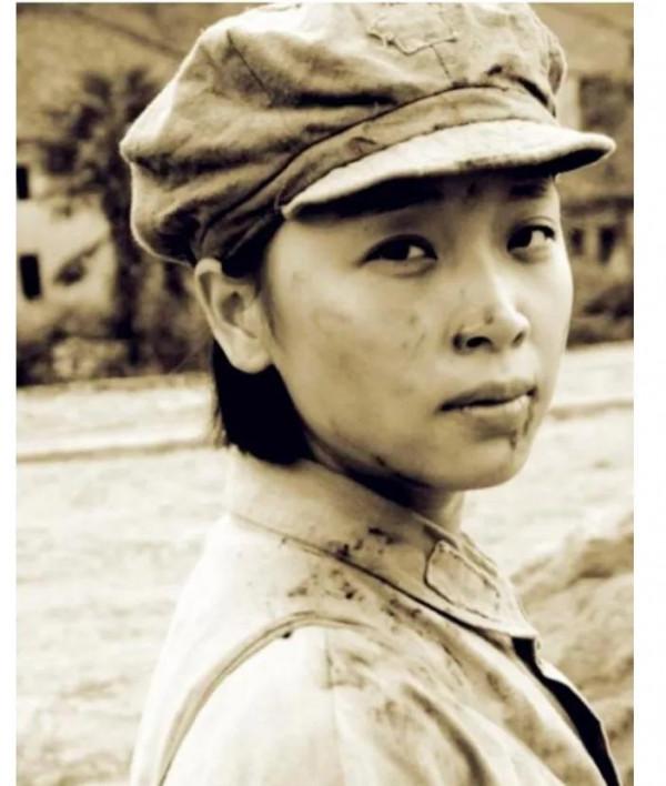 康克清：從大腳&OpenCurlyDoubleQuote;媳婦王&rdquo;成長為紅軍女戰士，與朱德攜手半個世紀