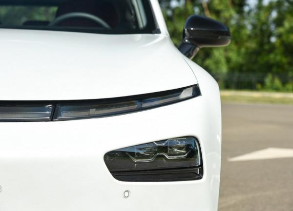 軸距近3米造型帥氣,最快4.3秒破百,不燒油也能跑很遠,小鵬P7 軸距近3米造型帥氣,最快4.3秒破百,不燒油也能跑很遠,小鵬P7