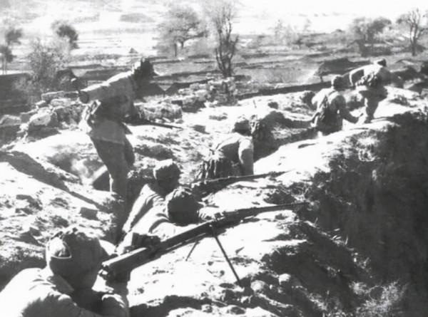 抗日老兵隱居65年,因國軍身份遭嘲笑,市領導登門道歉:您是英雄 抗日老兵隱居65年,因國軍身份遭嘲笑,市領導登門道歉:您是英雄