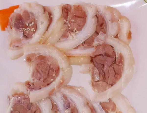 據說，那裡很美有一道一千萬年前形成的絕美傷痕那就是廣東大峽谷