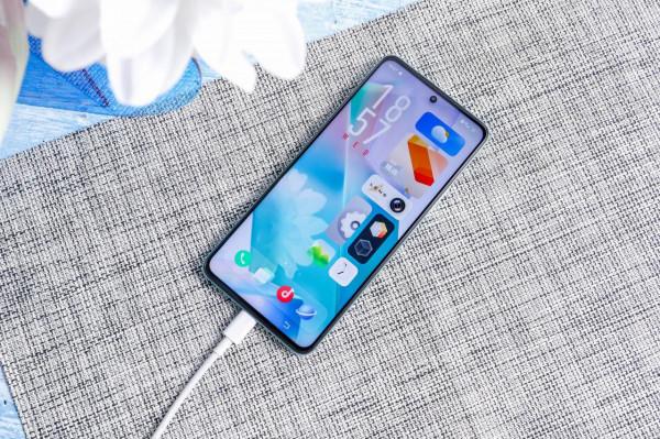 續航出色！5000mAh 電池加持，vivo T1讓人暢玩無憂