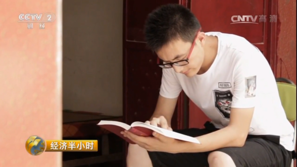 母親離家，父親癱瘓，瘦弱少年扛起一個家，歷經坎坷終圓夢清華