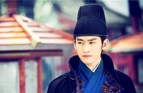 劉學義《夜色暗湧時》上演霸道總裁,還是不如在三界對味 劉學義《夜色暗湧時》上演霸道總裁,還是不如在三界對味