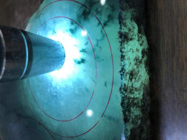 價值8萬的莫西沙原石,切開後,竟走上了人生巔峰 價值8萬的莫西沙原石,切開後,竟走上了人生巔峰