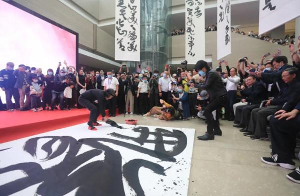 露底了，中國美院教授王冬齡獨創亂書，源於傳統底子太薄