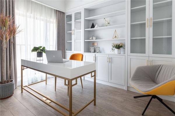 瑞士小姐姐的新家,跳躍的色彩,個性的金屬元素,網友:好美 瑞士小姐姐的新家,跳躍的色彩,個性的金屬元素,網友:好美