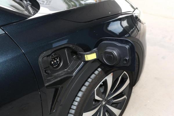 續航破700km，最快4.2秒破百，華為技術加持，極狐αS競爭力如何