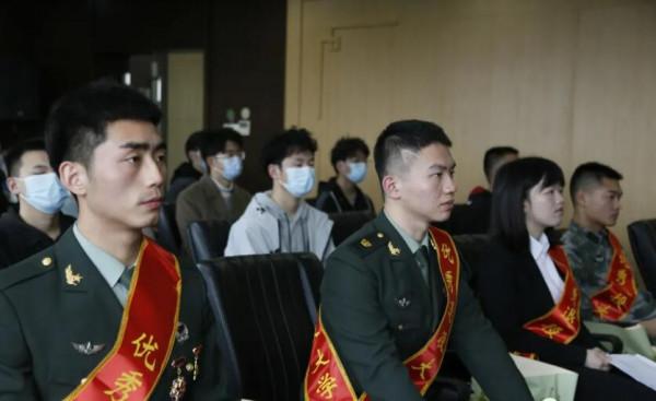 當兵養成的好習慣，估計大家都丟光了，你例外嗎