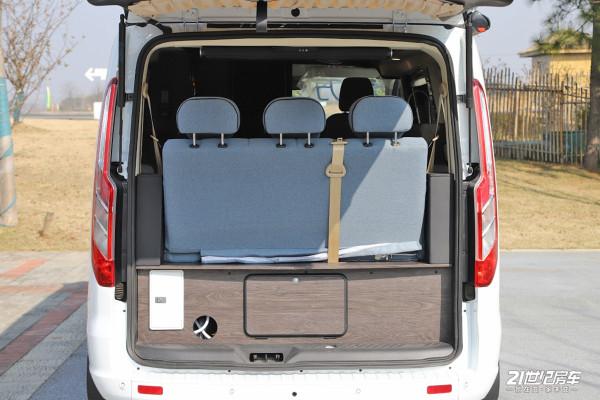 這幾款福特房車帶升頂功能，獨立衛浴和大水電配置，比寶馬3便宜