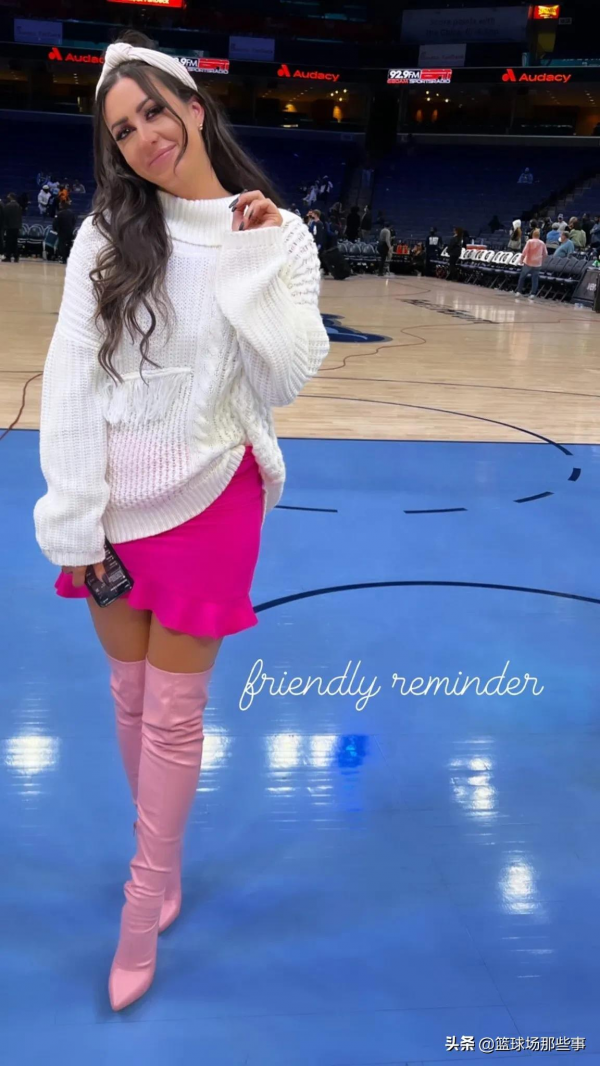 著裝得體且時尚感十足:灰熊的這位現場女記者讓人眼前一亮 著裝得體且時尚感十足:灰熊的這位現場女記者讓人眼前一亮