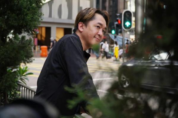 54歲的鄧兆尊:8億身家不婚不育,對3個相貌普通的女友一視同仁 54歲的鄧兆尊:8億身家不婚不育,對3個相貌普通的女友一視同仁