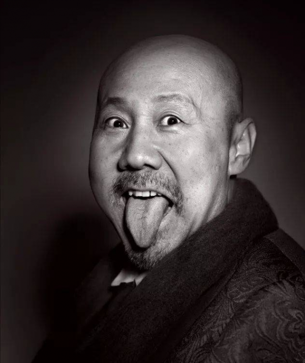 喝酒喝到家財散盡，妻子暴走，老來喪女的騰格爾如今“悔”了嗎？