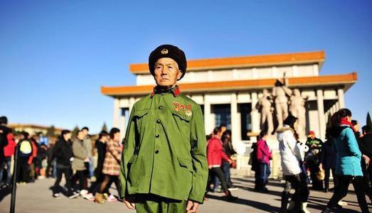 毛主席警衛員深山隱居54年，為了救女兒才“暴露”，縣長前來拜訪