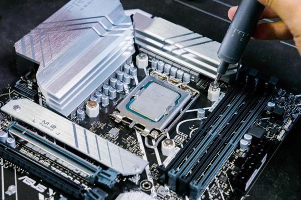 12代酷睿平民版風冷散熱器來了——超頻三東海R4000