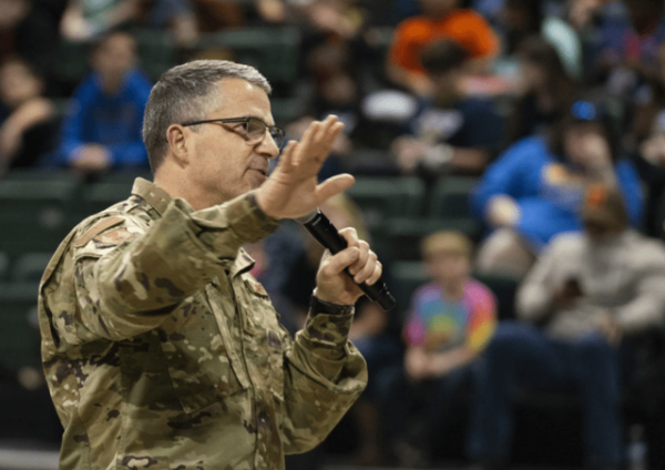 1994年,一架美軍戰機果斷出手,擊落兩架“敵機”,26名美軍喪生 1994年,一架美軍戰機果斷出手,擊落兩架“敵機”,26名美軍喪生