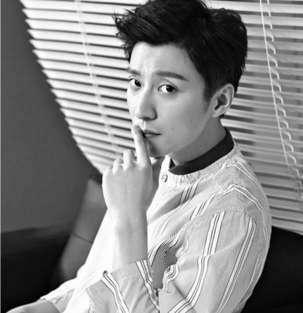 喬任梁父母網暴後亮相，靠短影片成為大V，活成了喪親家庭的榜樣