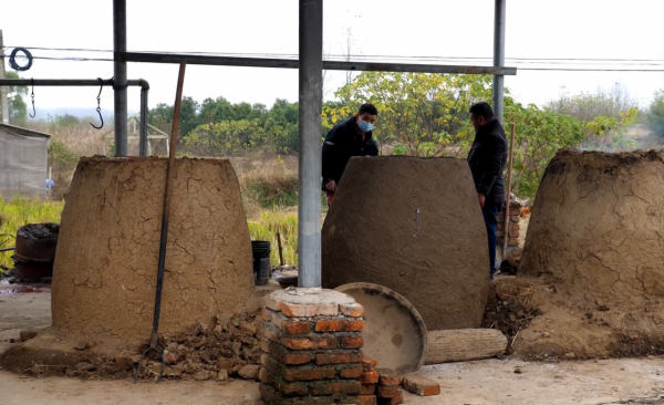 安徽大哥做美食，一隻就賣1480，店在農村生意好，來的都是有錢人