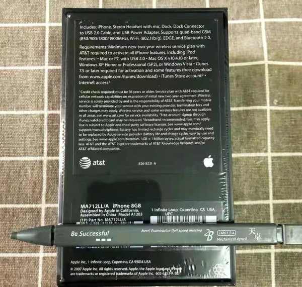 十四年前賣3290的第一代iphone，如今值29998元？