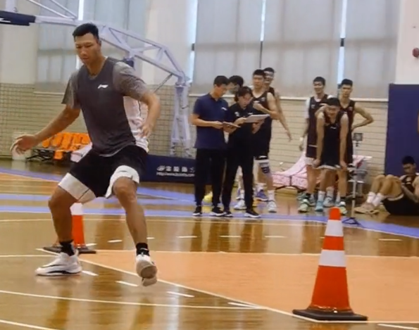 曬阿聯體測影片！輕鬆摸高，滑步+移步順暢！漫長等待，王者歸來