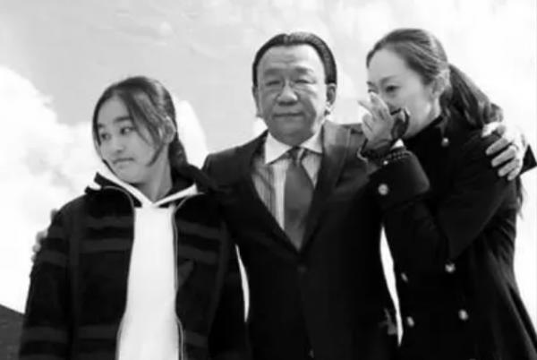 侯耀文去世14年，三段波折情事，最後的女友為何沒分到一點遺產？